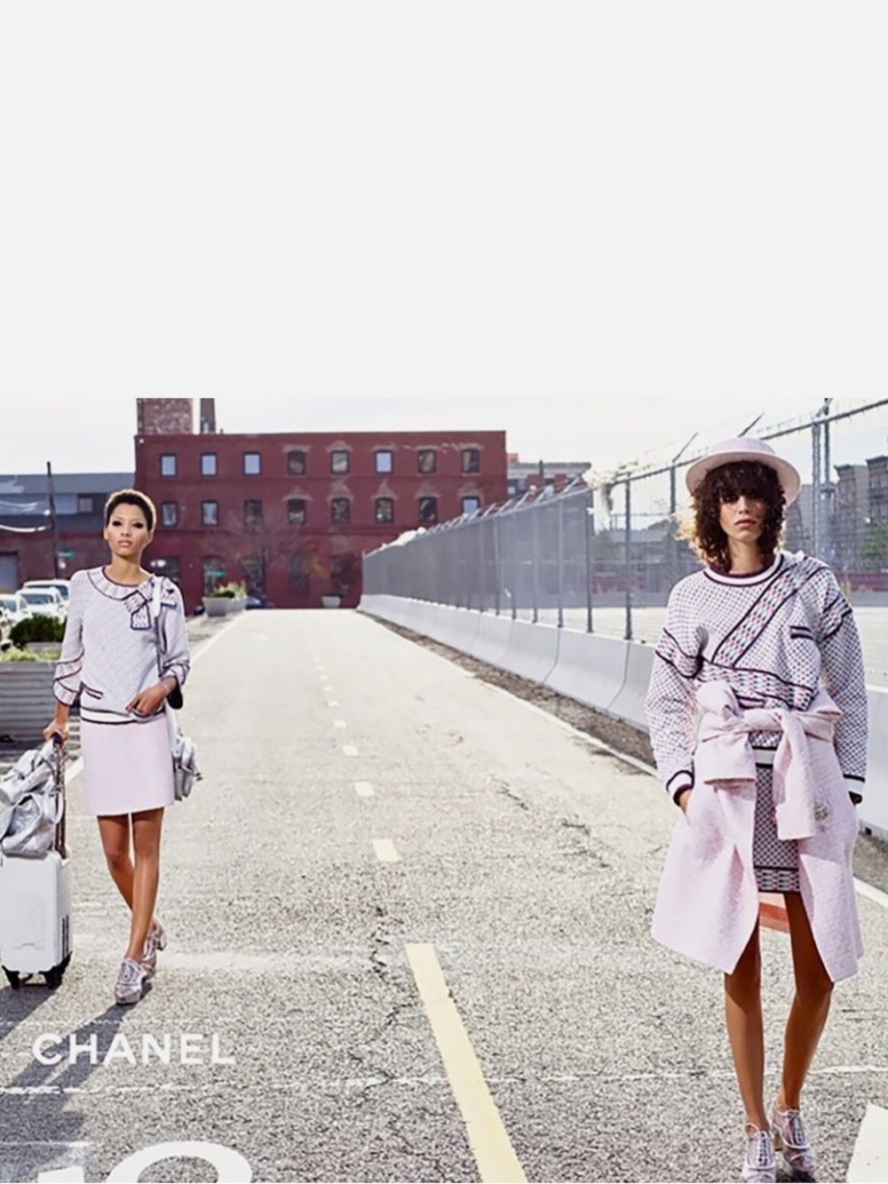 BEYOND RARE!! VINTAGE
LIMITED-EDITION!!RUNWAY!SAMPLE!CHANEL!!!!!!!!!!!!!!!!!!